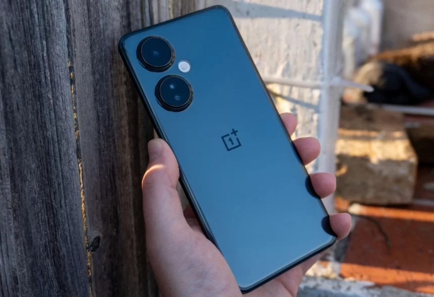 Ultra hizli sarj ve 120 Hz ekran ile Nord N30