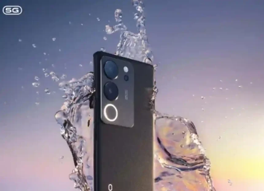 Telefon suya düştü ama çalışıyor