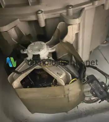 Çamaşır Makinesinin Altından Kıvılcım Çıkıyor Arçelik çamaşır makinesi kazanı dönmüyor